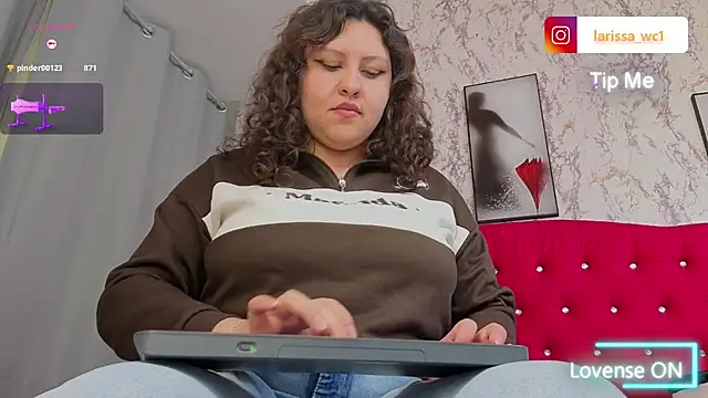 Larissa_Antonella's cam snapshot