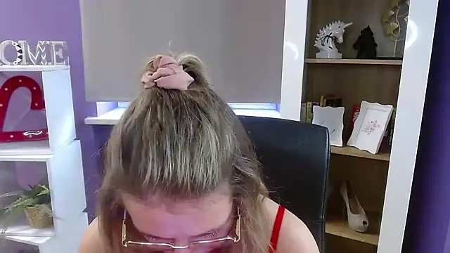 Zoey_Erotic's cam snapshot