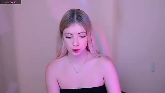 AliceHotty_'s cam snapshot