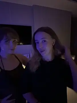 Nura_n_Sarah live sex cam