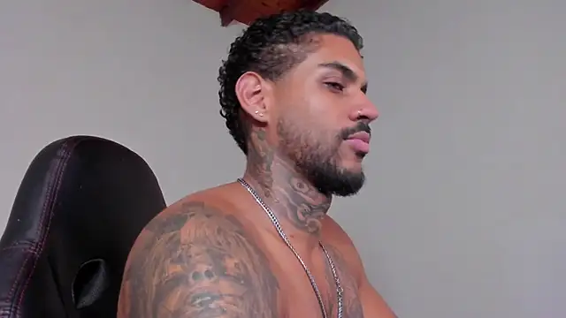 LuigiVitale_1 live sex cam