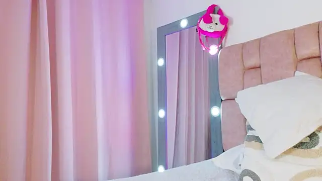 AteneaCox's cam snapshot