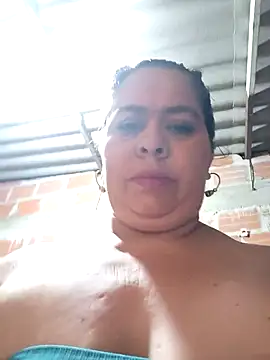 Hotmommy14's cam snapshot