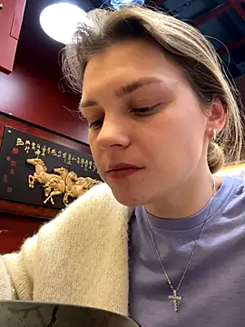 ValenciaShock live sex cam