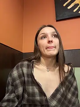 ErikaMuse's cam snapshot