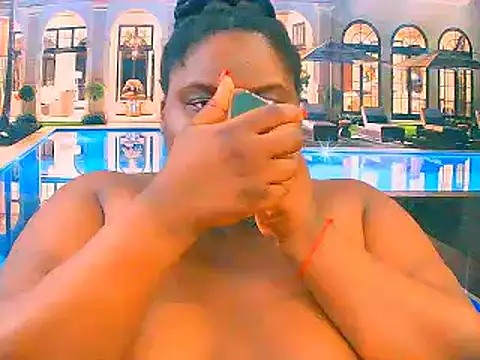 EbonyHotBuns's cam snapshot