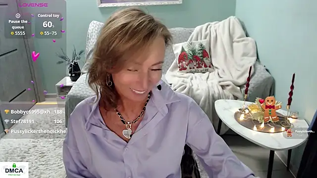 HornyMilf_777's cam snapshot