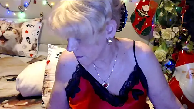 HappyWomanOn's cam snapshot