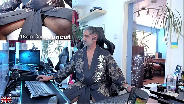 OnlineBossUK live sex cam