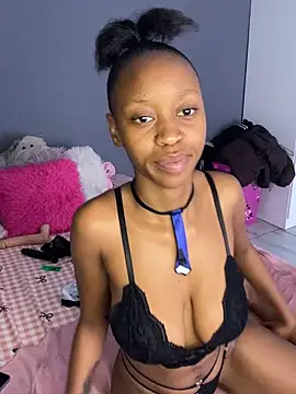 LonelyQueenxx25's cam snapshot