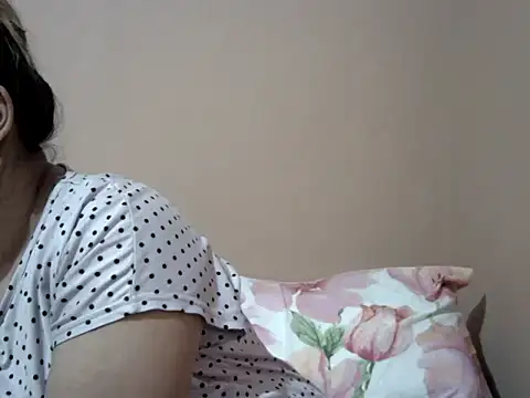 bellachow10 live sex cam