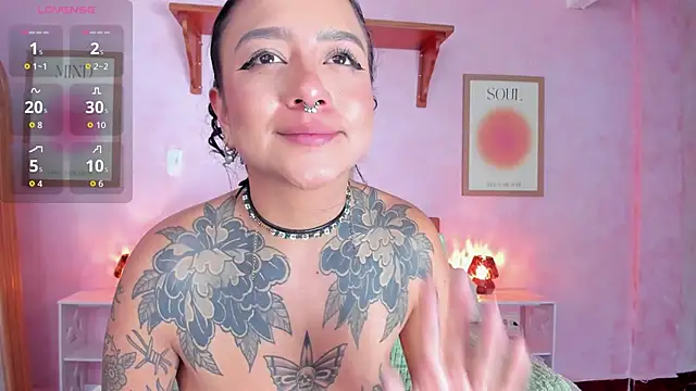 AliceBanks's cam snapshot