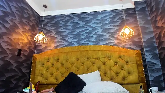 NahomiFireSex's cam snapshot