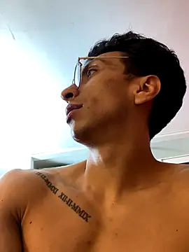 ApoloCruz live sex cam