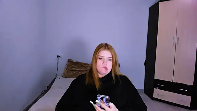 LaseyMoon's cam snapshot