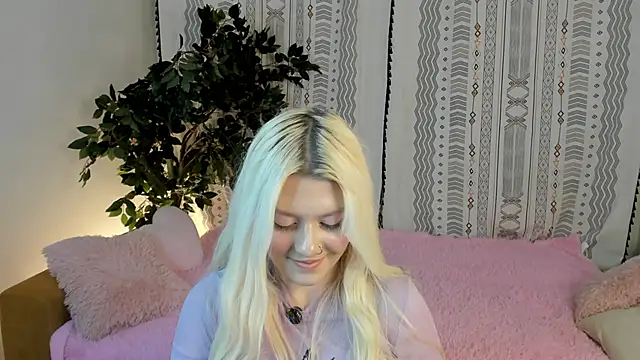 LoganCogdill's cam snapshot