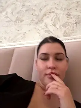 KikiWatson's cam snapshot