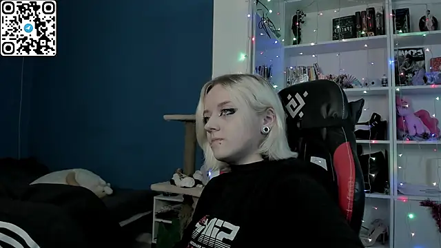 Holy_Mistress_S's cam snapshot