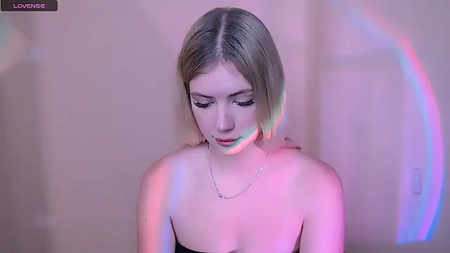 AliceHotty_'s cam snapshot