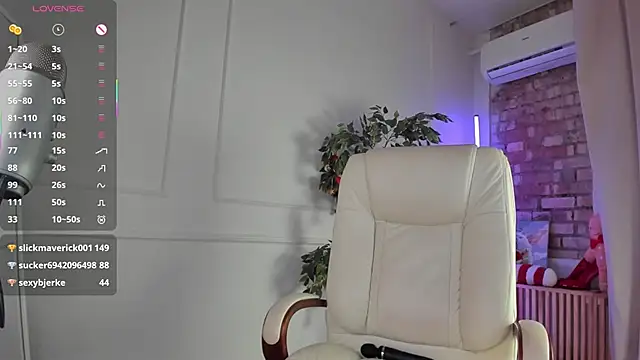 Jenny_Harrington's cam snapshot