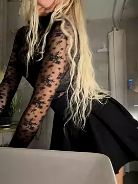 lilly_cherry69's cam snapshot