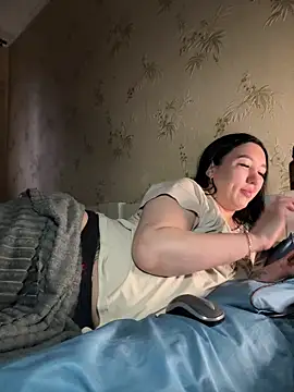 Naughtbaby_2025's cam snapshot