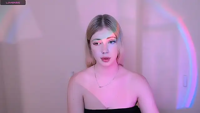 AliceHotty_'s cam snapshot