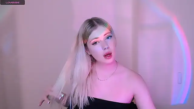 AliceHotty_'s cam snapshot