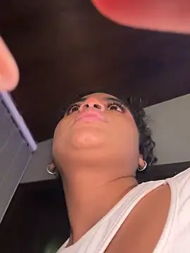 Carly_Monroe_'s cam snapshot