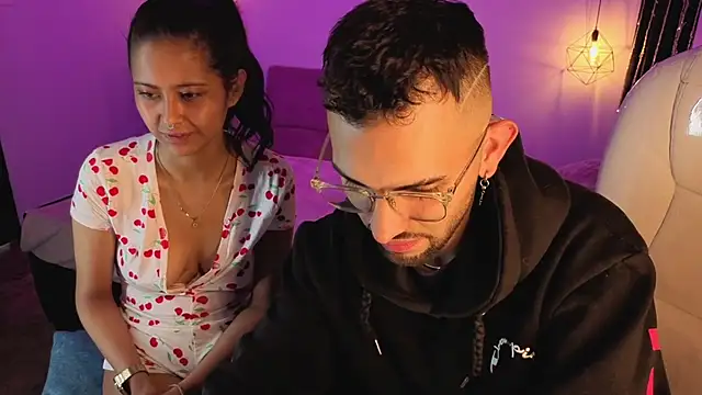 annie_and_ryan's cam snapshot