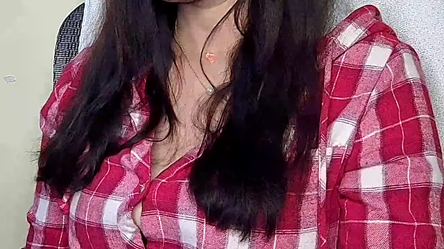 Naina_For_You's cam snapshot