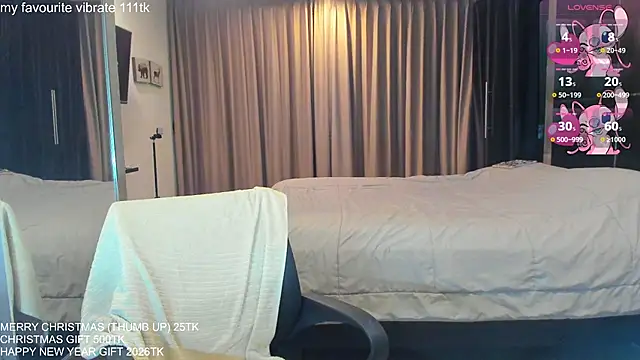 Hot_Mia_'s cam snapshot