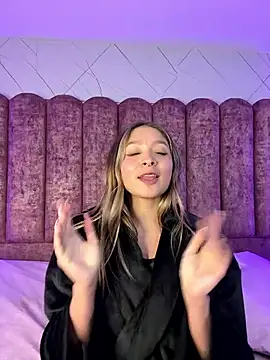 Victoria_Adams14's cam snapshot