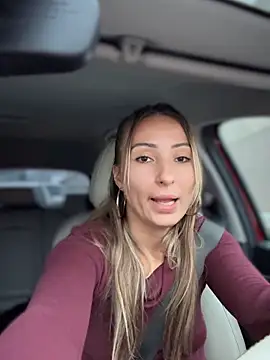 LetsFunKARINA live sex cam