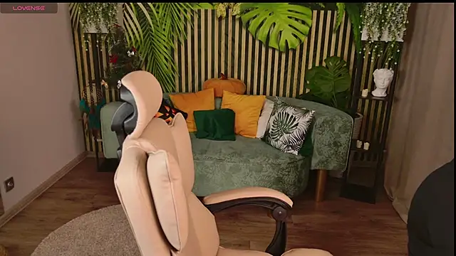 lindapierse's cam snapshot