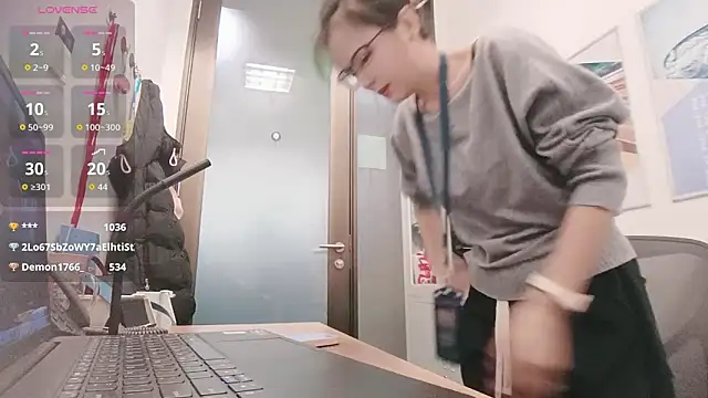 KKMM168 live sex cam