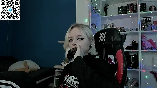 Holy_Mistress_S's cam snapshot