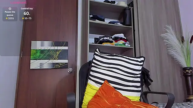 AnthonyWhite24 live sex cam