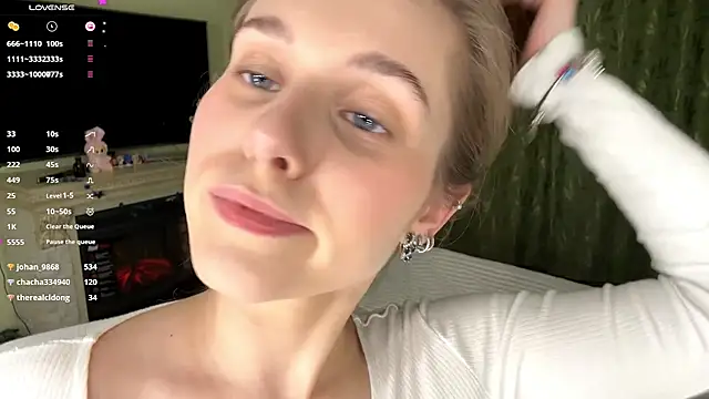 MiaBlanko's cam snapshot