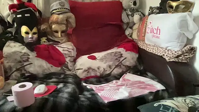 EroticVenetian live sex cam