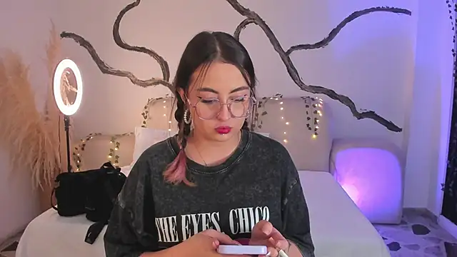 SarahCastro1_'s cam snapshot