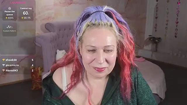 Penelope_Pinky's cam snapshot