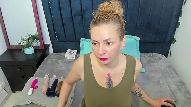 alaha_evans's cam snapshot