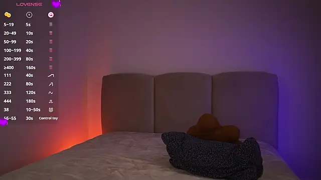 emilymoore__'s cam snapshot