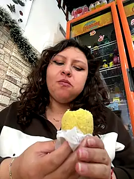 Larissa_Antonella's cam snapshot