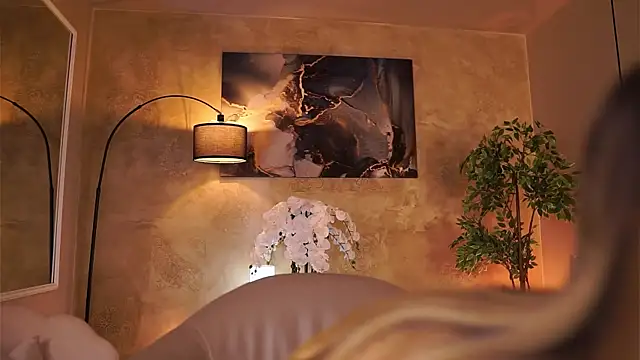 MaddieBryggs's cam snapshot