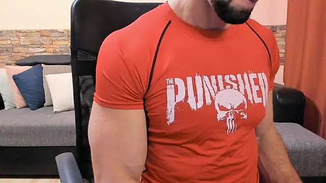 HotHunkTrainer live sex cam