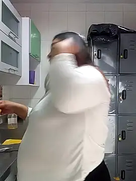 curvy_diva_'s cam snapshot