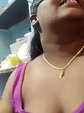 divyatamil143's cam snapshot