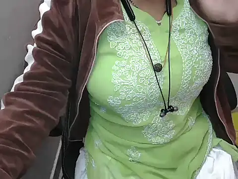 bold_naina's cam snapshot